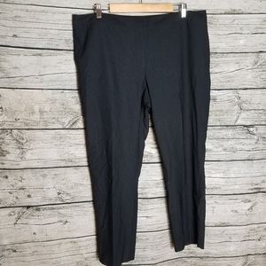 Mario Serrani Cropped Pants Size 16.Waist approx:  19 inches Inseam approx: 2